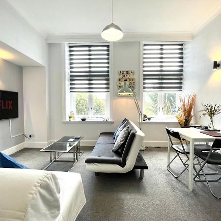 Modern Family Apartment Free Parking And Gym By Beach Bournemouth Eksteriør bilde