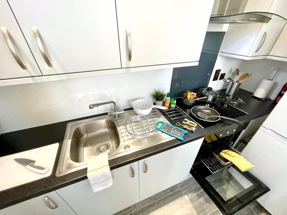 Modern Family Apartment Free Parking And Gym By Beach Bournemouth Eksteriør bilde