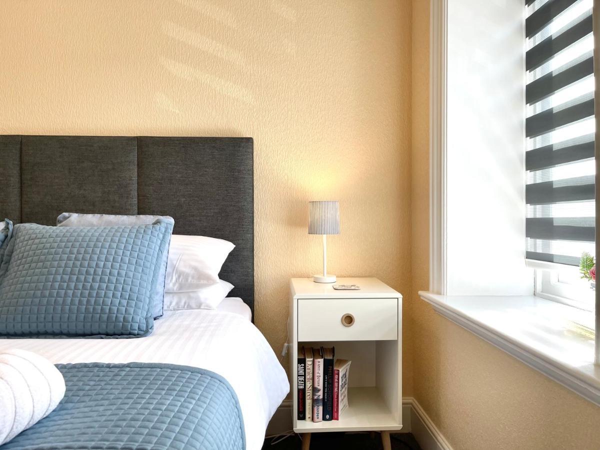 Modern Family Apartment Free Parking And Gym By Beach Bournemouth Eksteriør bilde