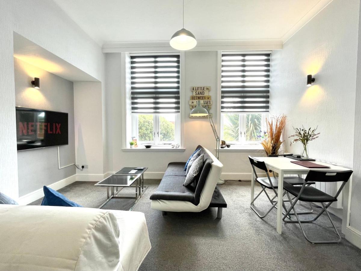 Modern Family Apartment Free Parking And Gym By Beach Bournemouth Eksteriør bilde